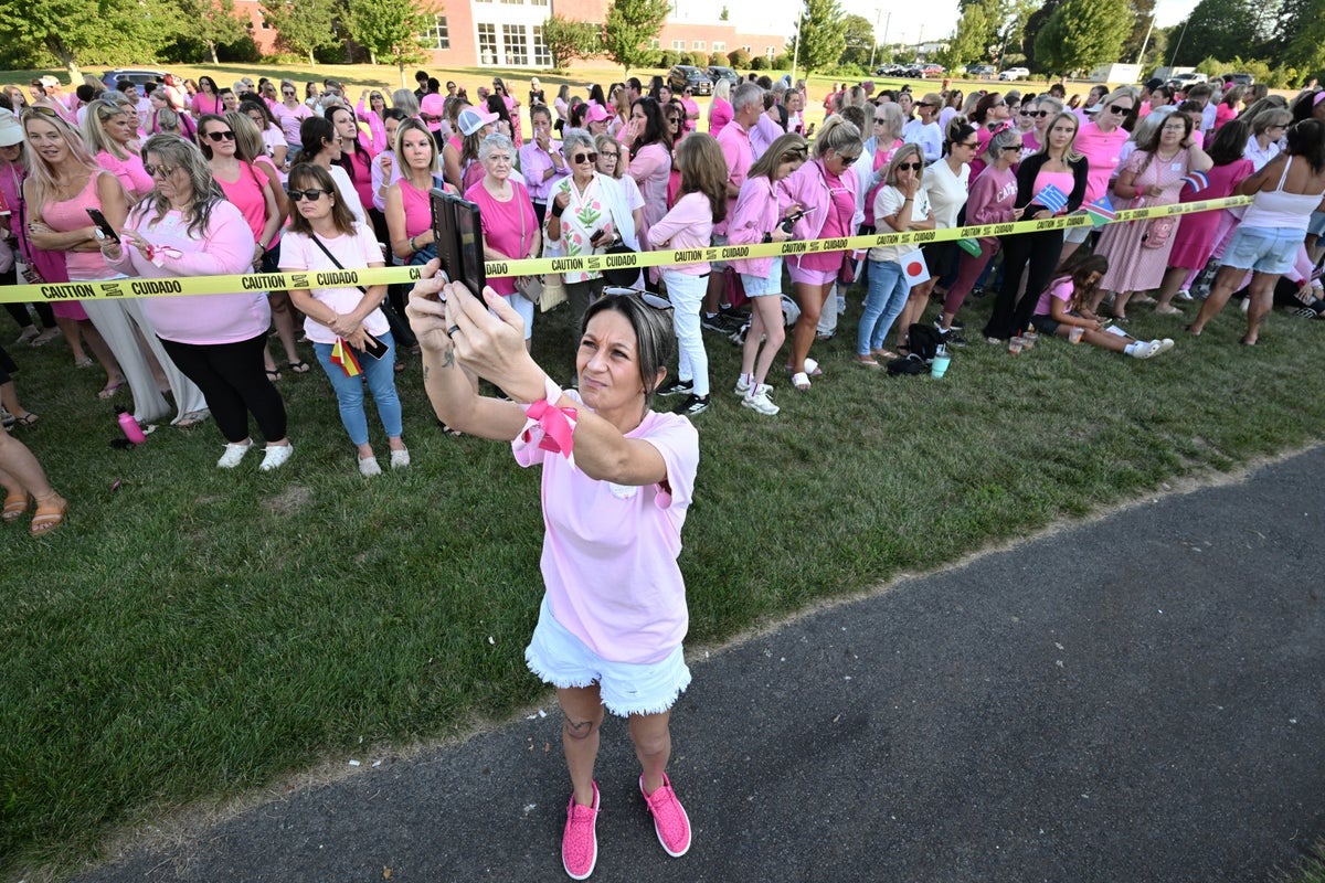 Hundreds Rally in Pink for Lindsay Clancy, Accused in Child Deaths