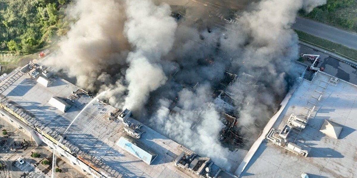 Two Killed in Russian Strikes on Ukraine Following Deadly Shopping Mall Attack