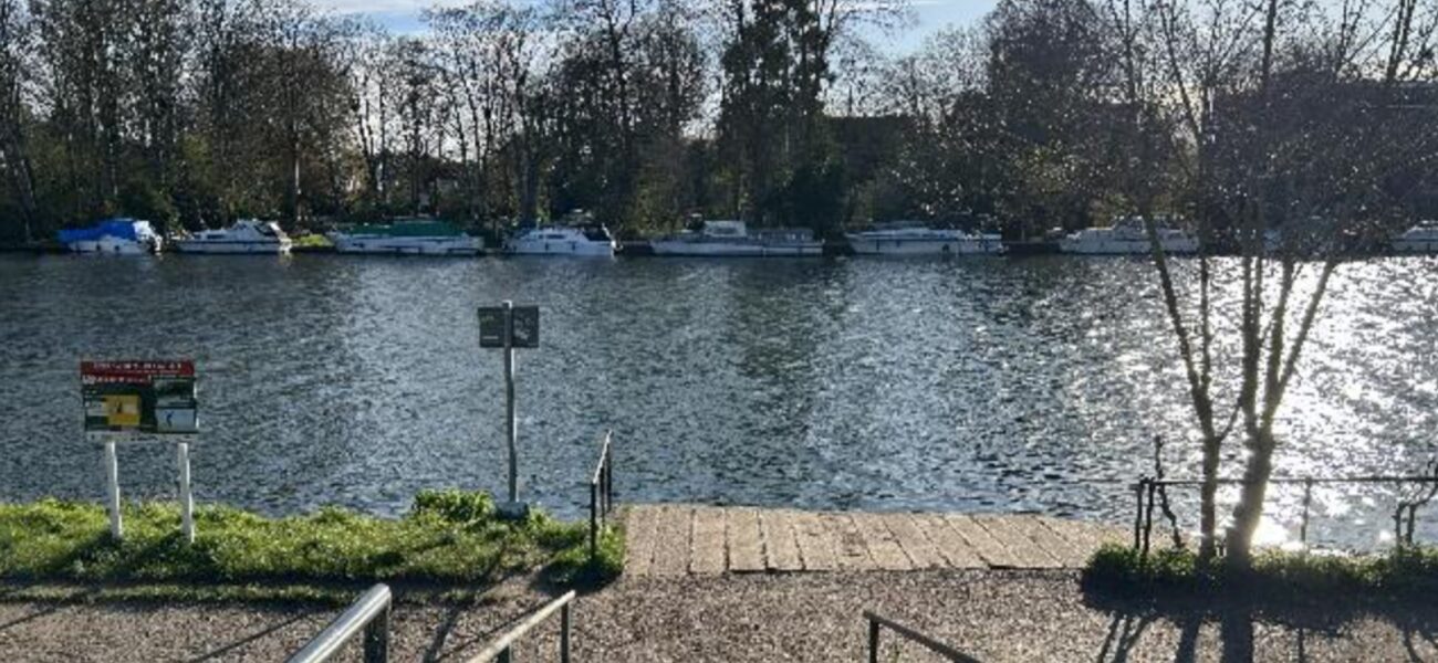 Toxic Algae Forces Closure of London’s Only Thames Bathing Spot