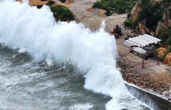 Shanghai Issues Red Alert as Typhoon Dolphin Approaches, Cancels 60% of Flights Shanghai Issues Red Alert as Typhoon Dolphin Approaches, Cancels 60% of Flights
