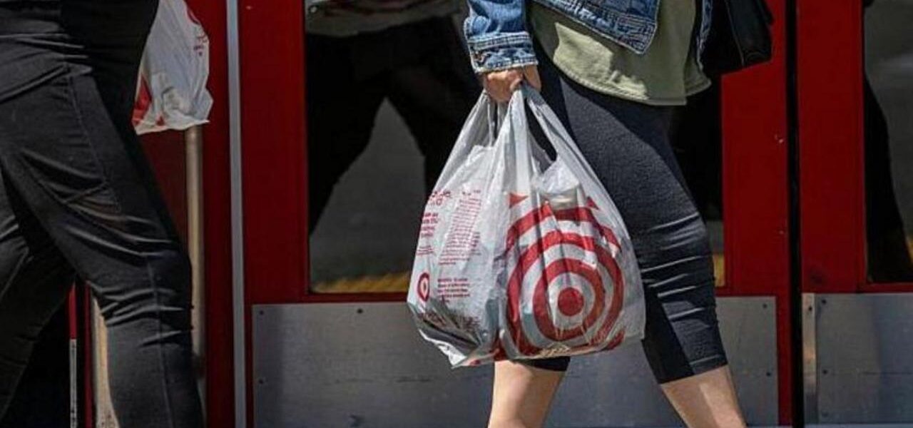 US Retail Giant Boosted by bn Tariff Refund