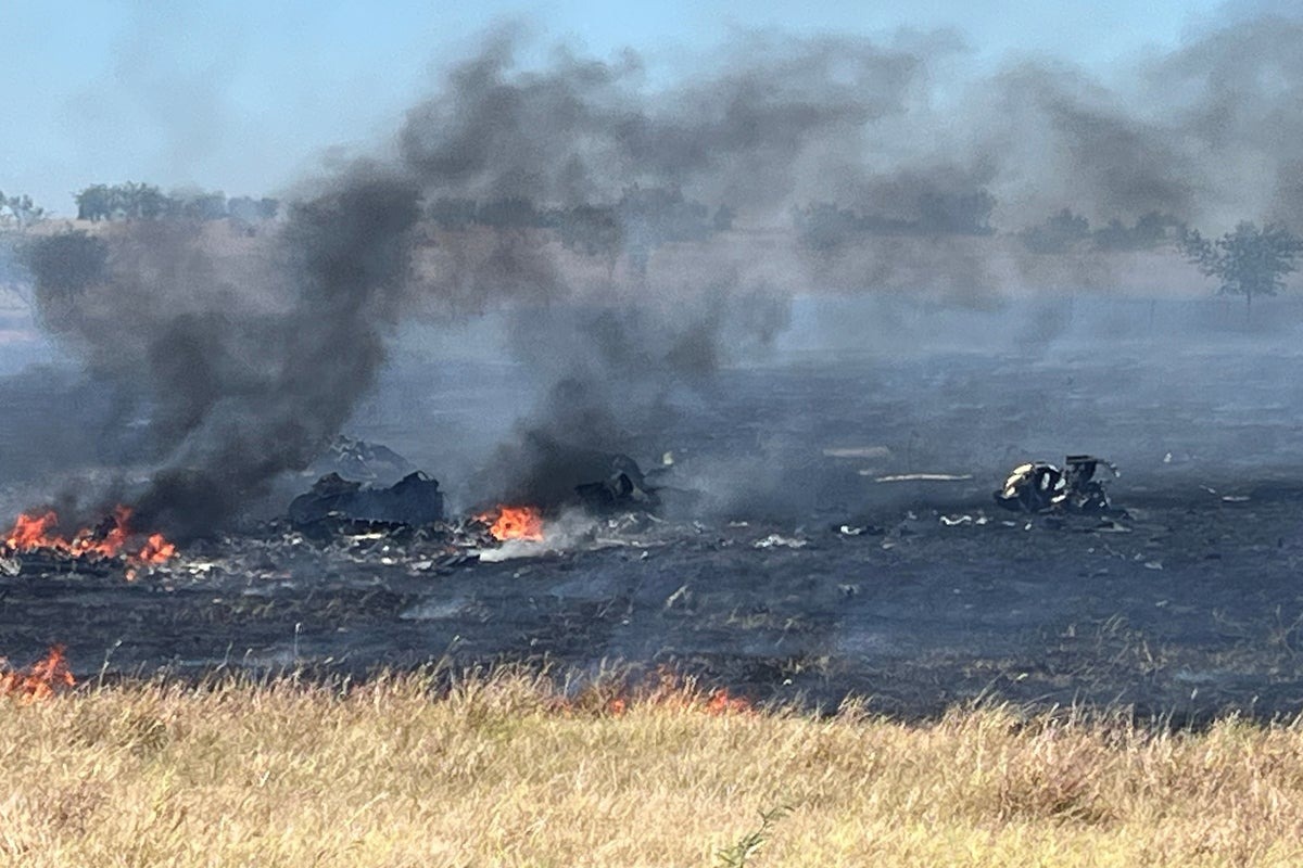 U.S. Army Resumes Apache Helicopter Training After Fatal Texas Crash U.S. Army Resumes Apache Helicopter Training After Fatal Texas Crash