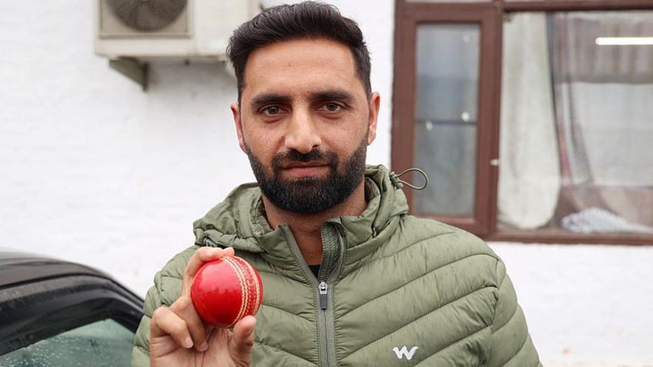 Auqib Nabi: Kashmir’s Pioneering India Test Cricketer Auqib Nabi: Kashmir’s Pioneering India Test Cricketer