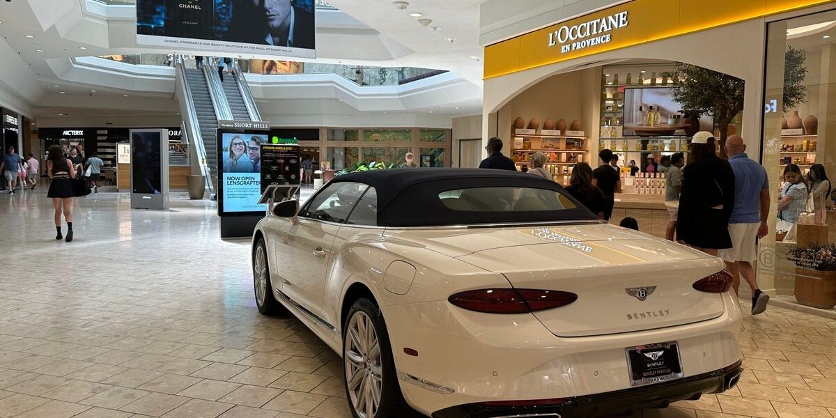 UK Retail Sales Unexpectedly Decline in July as Tax Refund Boost Fades