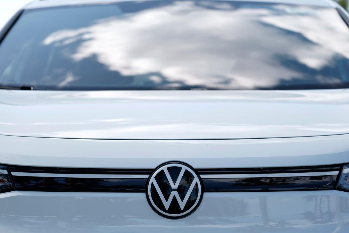 Thieves Deploy Drones to Steal 70 Volkswagen Badges in UK Crime Spree Thieves Deploy Drones to Steal 70 Volkswagen Badges in UK Crime Spree