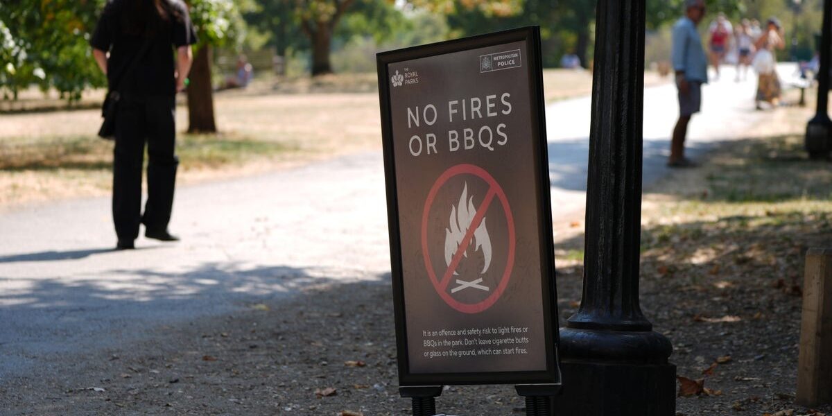 Fire Services Urge Public to Avoid 999 Calls for Neighborly Barbecues Fire Services Urge Public to Avoid 999 Calls for Neighborly Barbecues