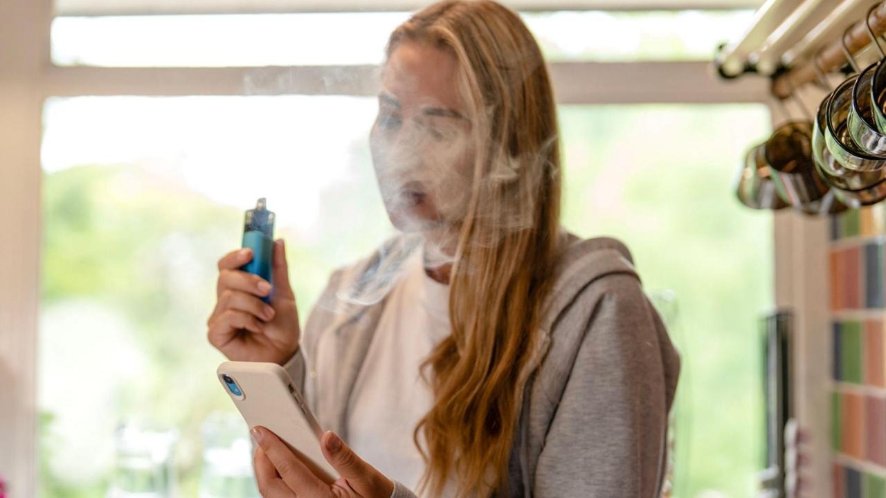Health Risks of Vaping in Children Highlighted by Royal College Report Health Risks of Vaping in Children Highlighted by Royal College Report