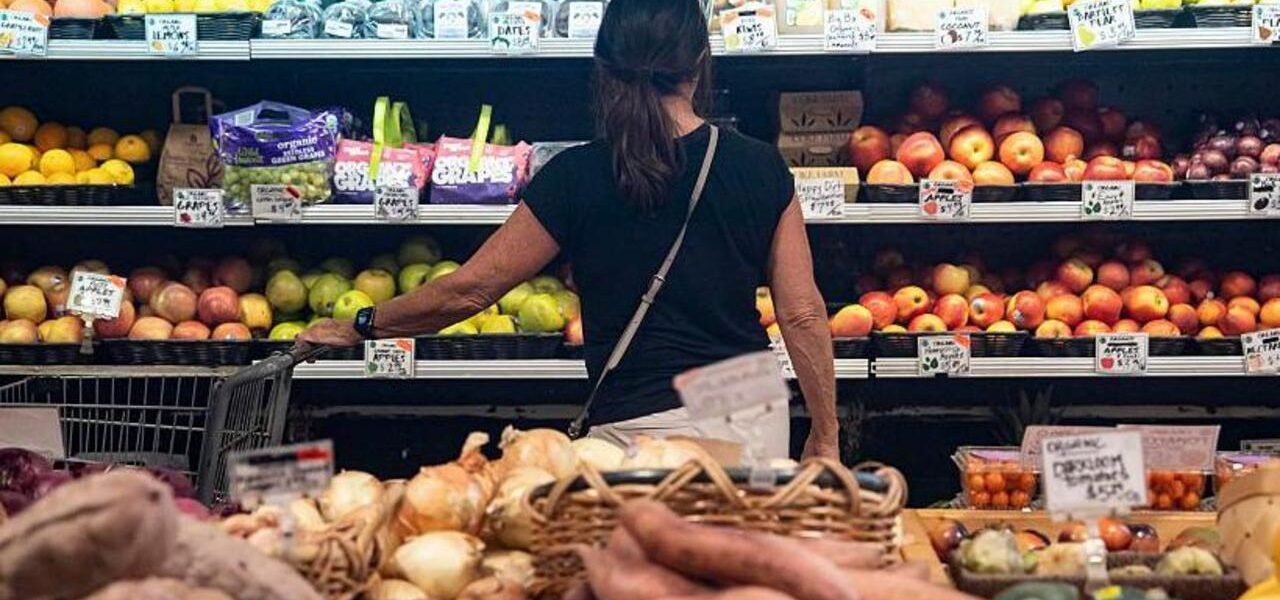 US Annual Inflation Dips to 3.4% in July as Food Costs Cool
