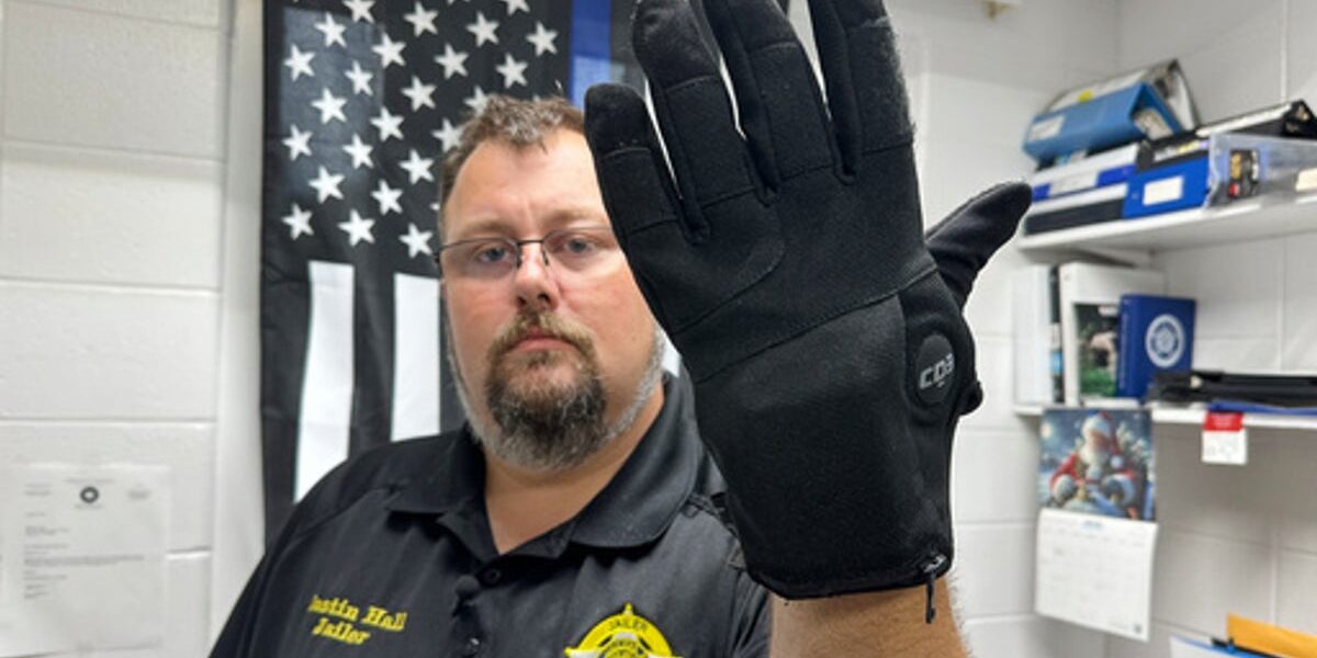 ICE Approves .7M Purchase of 6,000 Electric Shock Gloves Amid Controversy ICE Approves .7M Purchase of 6,000 Electric Shock Gloves Amid Controversy