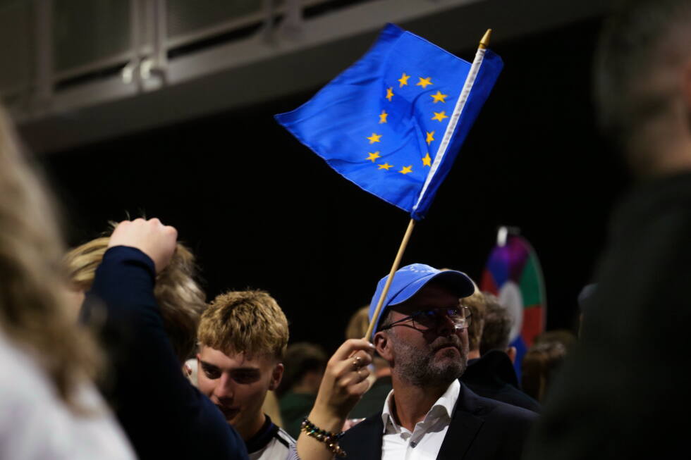 Icelandic Voters Decide Against Resuming EU Membership Talks