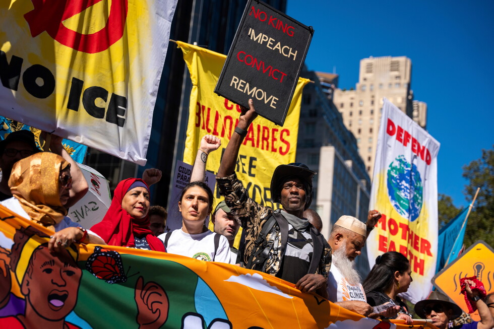 Climate Change Takes a Backseat in Democratic Campaigns Despite Rising Global Temperatures Climate Change Takes a Backseat in Democratic Campaigns Despite Rising Global Temperatures