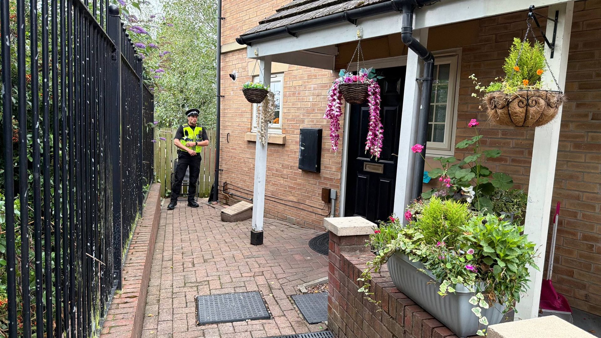 Seven Detained in Sheffield Following Tragic Death of Newborn Seven Detained in Sheffield Following Tragic Death of Newborn