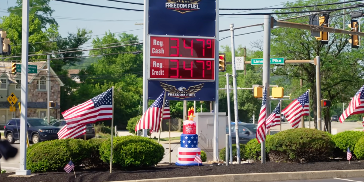 Trump-Praised Gas Chain Faces Lawsuit Over Alleged Sale of Unpaid Fuel Trump-Praised Gas Chain Faces Lawsuit Over Alleged Sale of Unpaid Fuel