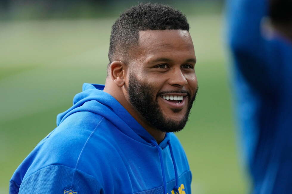 Aaron Donald Ends Retirement, Rejoins Los Angeles Rams for NFL Comeback Aaron Donald Ends Retirement, Rejoins Los Angeles Rams for NFL Comeback