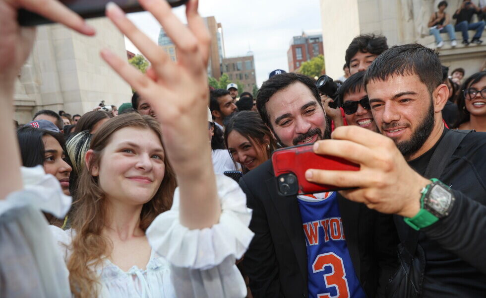 Crowds Flock to New York City for Mayor Zohran Mamdani Look-Alike Contest