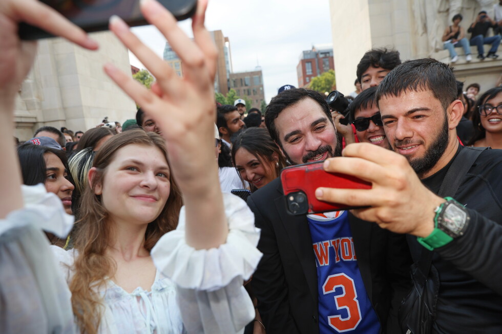 Crowds Flock to New York City for Mayor Zohran Mamdani Look-Alike Contest