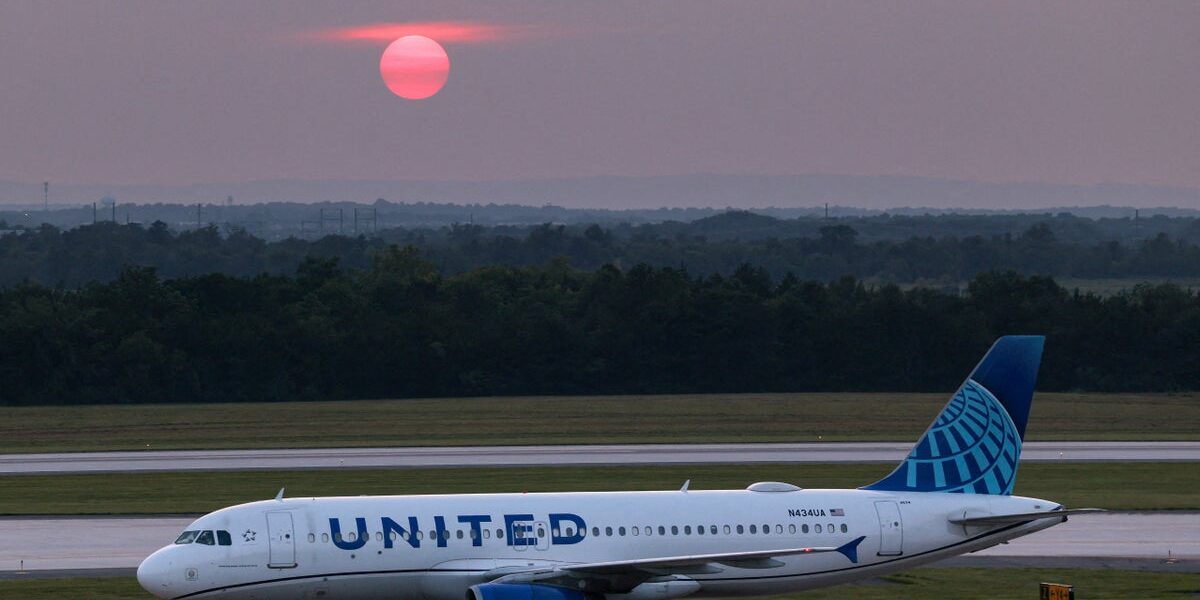 Passenger Details Grueling 20-Hour Ordeal on Weather-Diverted United Airlines Flight