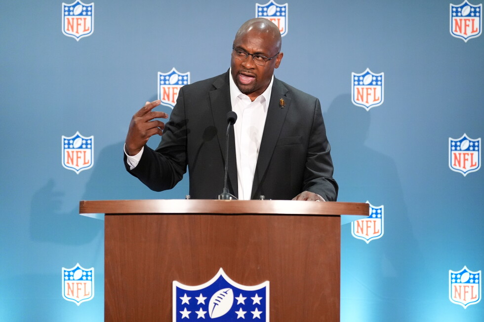 NFL Discontinues Pro Bowl Game, Shifts Focus to Honoring Top Players NFL Discontinues Pro Bowl Game, Shifts Focus to Honoring Top Players