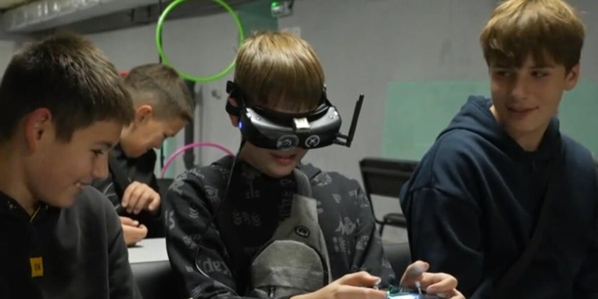 Ukrainian Students Learn Drone Skills as War Shapes Future Careers