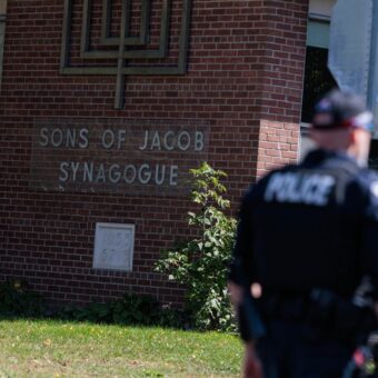 Ontario Officer Fights Gunman Despite Multiple Wounds in Synagogue Attack Ontario Officer Fights Gunman Despite Multiple Wounds in Synagogue Attack