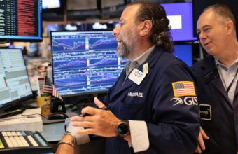Tech Sector Dips as AI Leaders Urge Cautious Development Tech Sector Dips as AI Leaders Urge Cautious Development