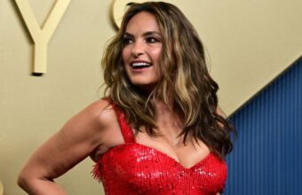 Emmy Awards 2023: ‘Hacks’ Makes History, Mariska Hargitay Hosts