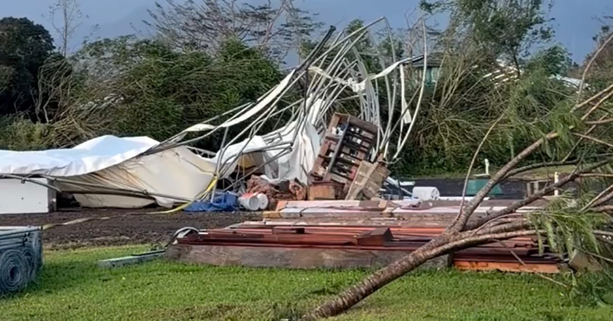 Hawaii’s Western Islands Battled Fierce Winds from Hurricane Lowell