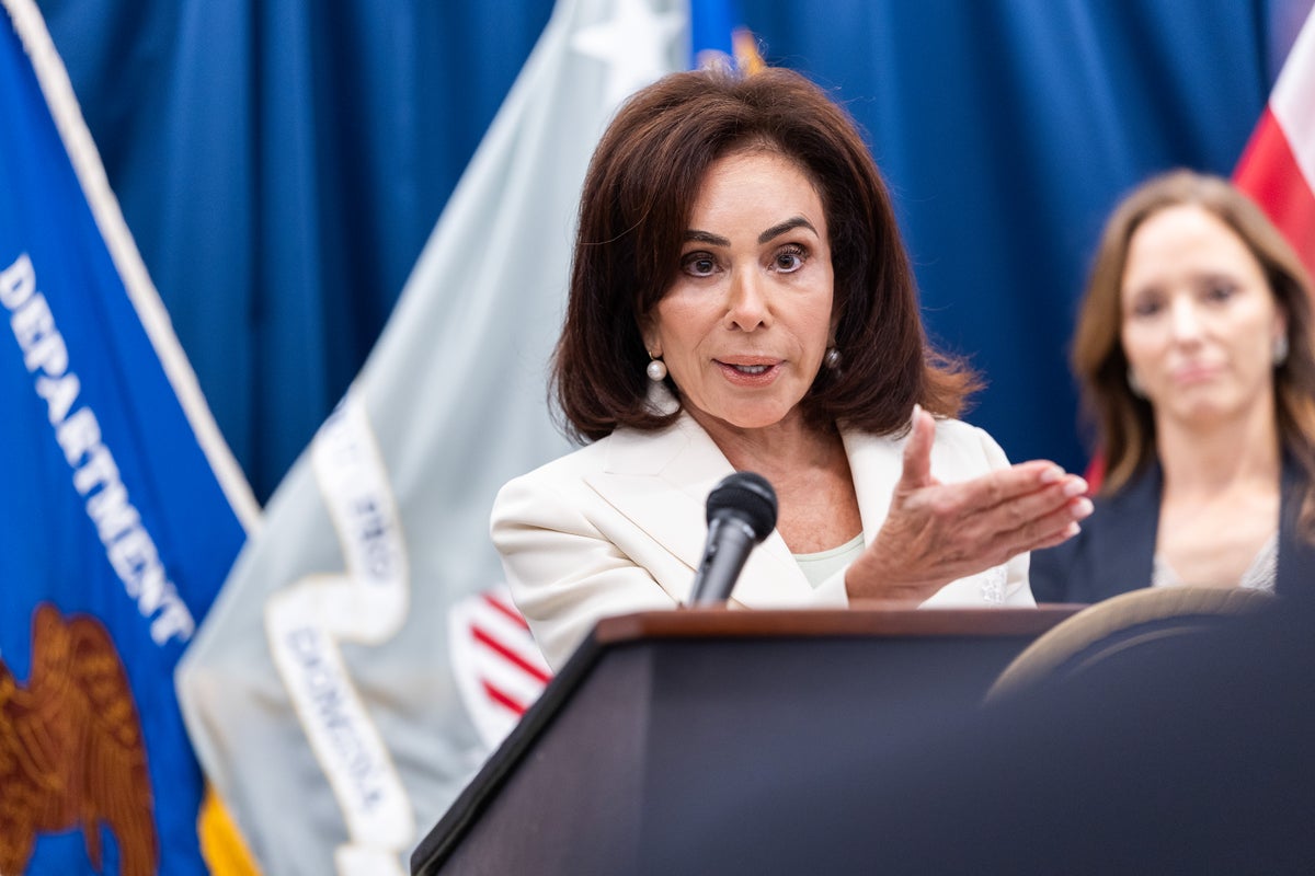Jeanine Pirro Confronts Reporter Over Trump’s Reflecting Pool Case Demands Jeanine Pirro Confronts Reporter Over Trump’s Reflecting Pool Case Demands