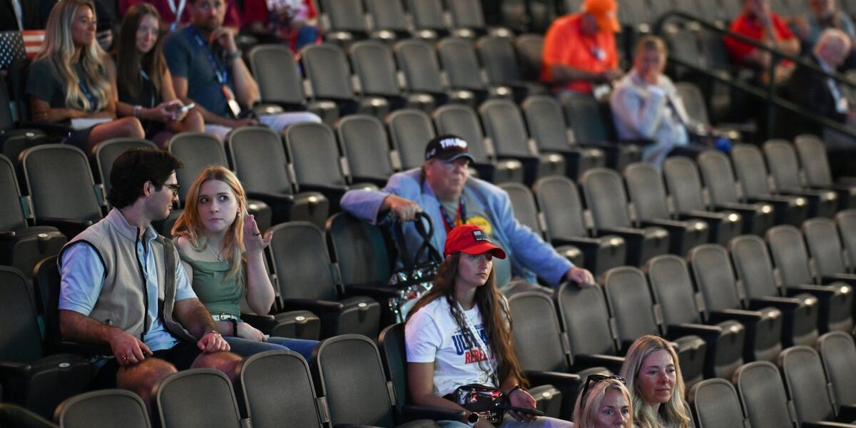 Trump’s ‘Trump-a-palooza’ Faces Empty Seats and Tech Issues During Speech Trump’s ‘Trump-a-palooza’ Faces Empty Seats and Tech Issues During Speech