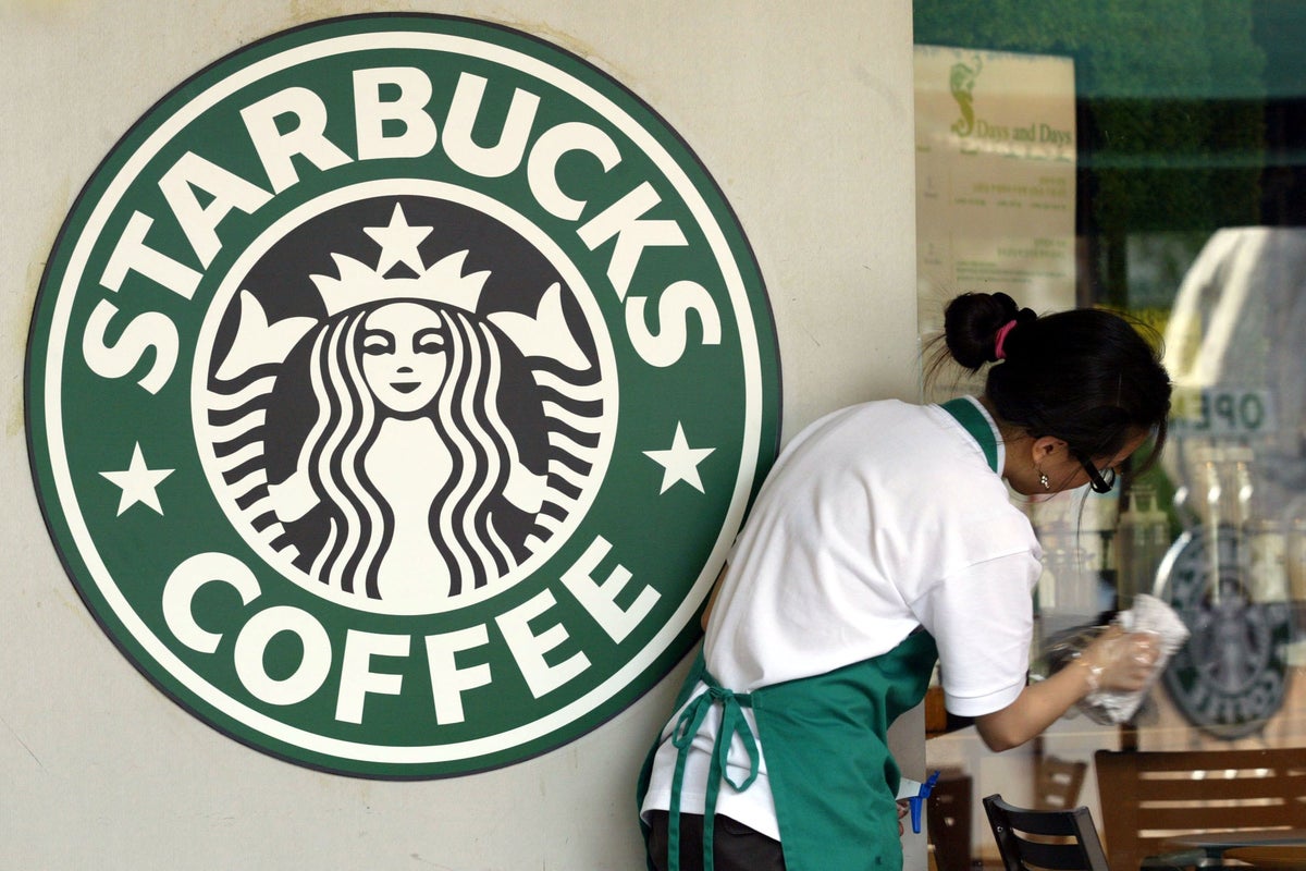 Starbucks Barista Sues After Violent Bathroom Policy Dispute Starbucks Barista Sues After Violent Bathroom Policy Dispute