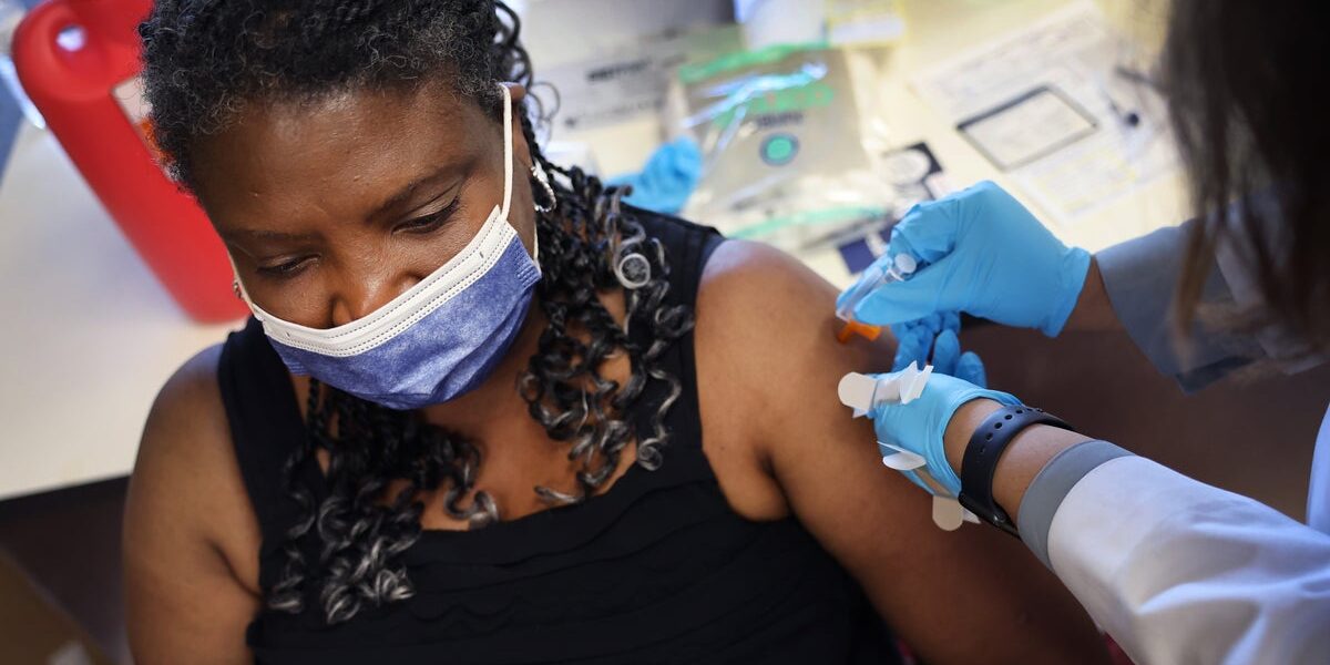 Experts Urge Early Flu Vaccination Amid Rising Covid Cases