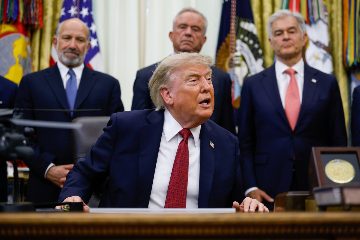 Trump’s Ambiguous Response to Hegseth’s 2028 Ambitions May Displease Vance Trump’s Ambiguous Response to Hegseth’s 2028 Ambitions May Displease Vance