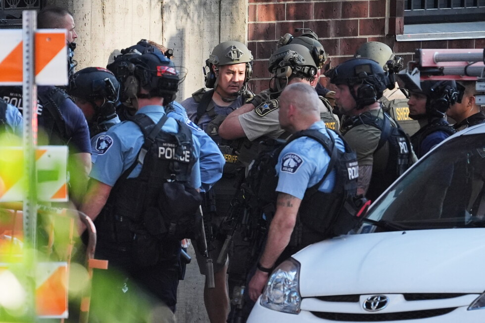 Three Dead, Including Suspect, After Violent Shooting at Downtown Minneapolis Apartment Complex Three Dead, Including Suspect, After Violent Shooting at Downtown Minneapolis Apartment Complex