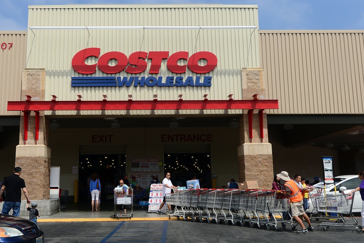 New York Grandmother Seeks Evidence for Lawsuit After Slipping on Broccoli at Costco New York Grandmother Seeks Evidence for Lawsuit After Slipping on Broccoli at Costco