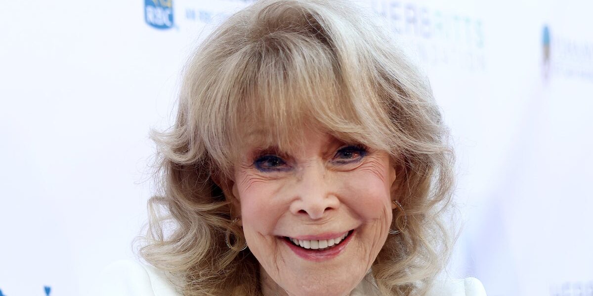 Barbara Eden, 95, Withdraws from Cinecon Classic Film Festival Amid Sudden Illness