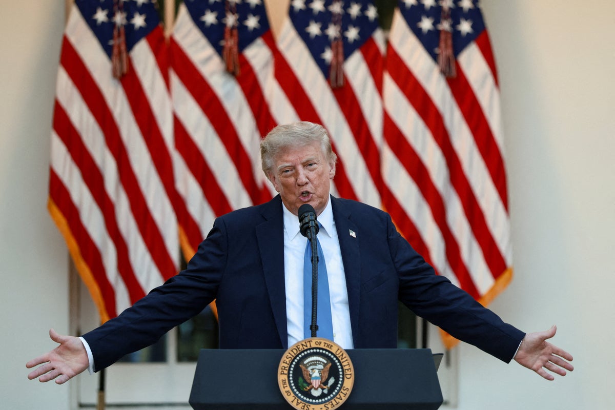 Trump’s Declining Approval Ratings Threaten GOP Control in Midterm Elections
