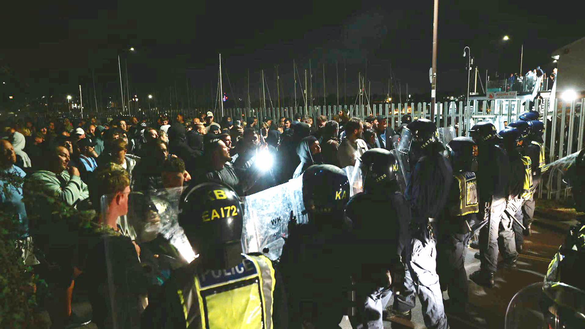 Protesters Injure Officers, Damage Vehicles in Anti-Migrant Demonstration in Portsmouth Protesters Injure Officers, Damage Vehicles in Anti-Migrant Demonstration in Portsmouth