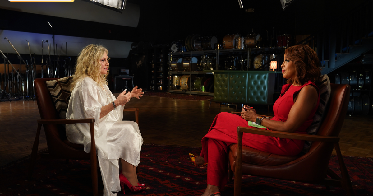 Dolly Parton’s Sister Reveals Why the Icon Kept Her Cancer Battle Private