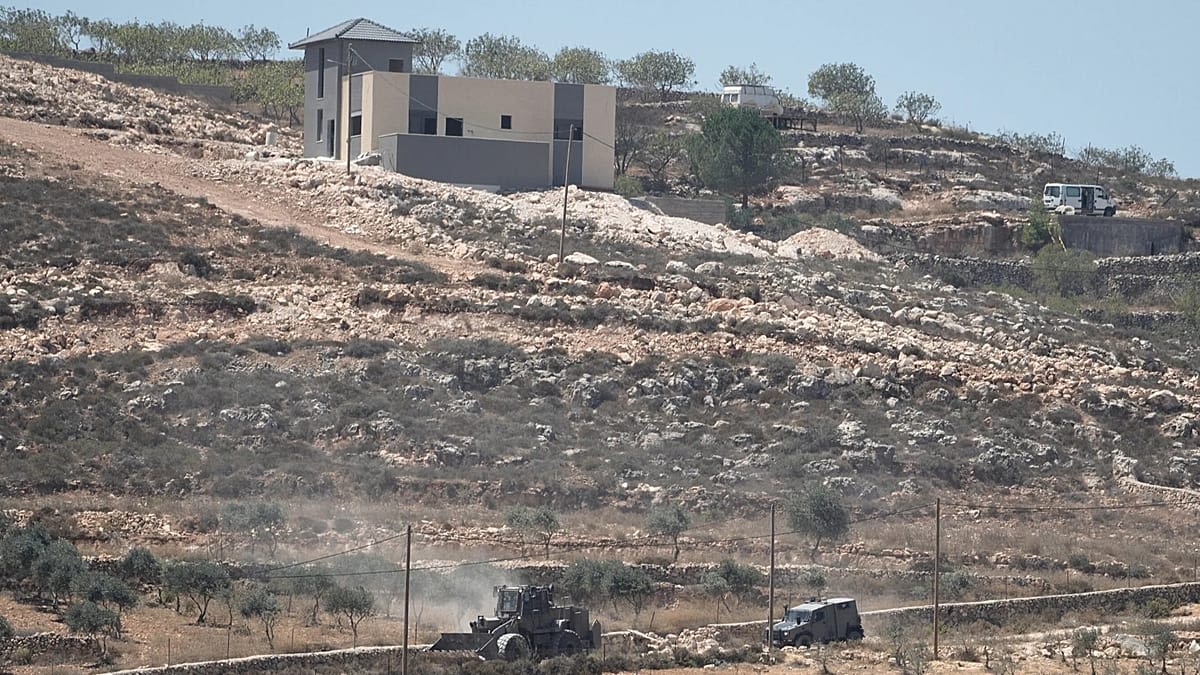 Israel Announces Closure of British Consulate in East Jerusalem Over Sanctions on West Bank Settlements Israel Announces Closure of British Consulate in East Jerusalem Over Sanctions on West Bank Settlements