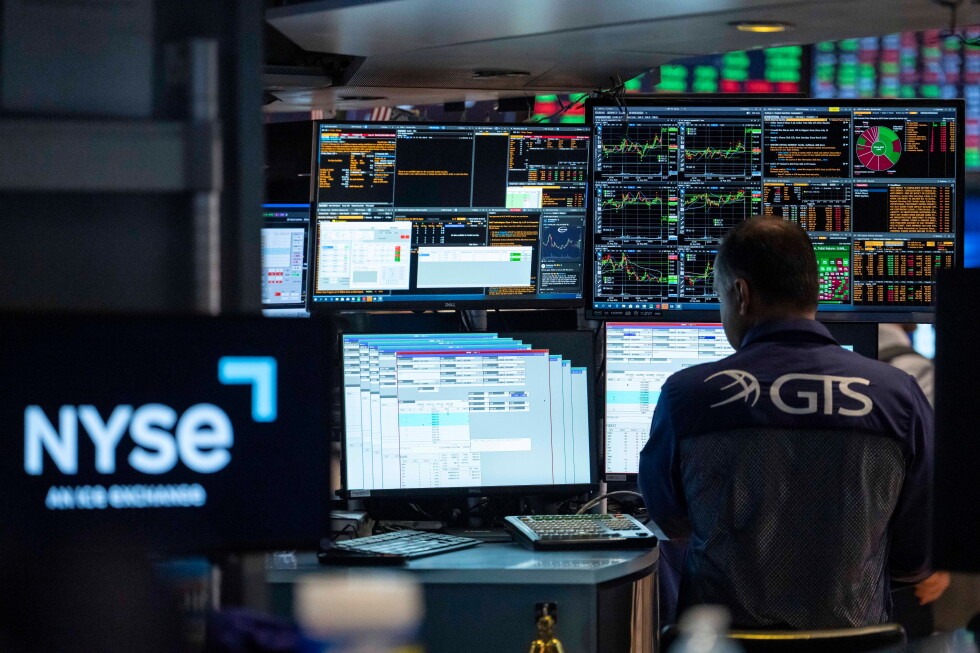 Oil Prices Surge, Pressuring Wall Street Amid Inflation Concerns Oil Prices Surge, Pressuring Wall Street Amid Inflation Concerns