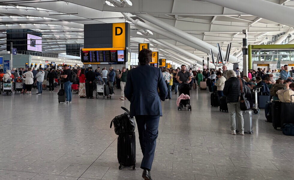 UK Air Travel Disrupted as Over 1,000 Flights Cancelled Due to Control System Failure UK Air Travel Disrupted as Over 1,000 Flights Cancelled Due to Control System Failure