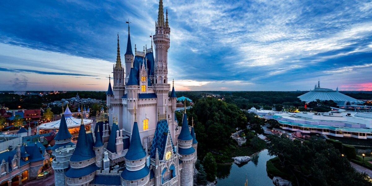 Disney Outpaces Theme Park Rivals With Strategic Discounting and Summer Promotions
