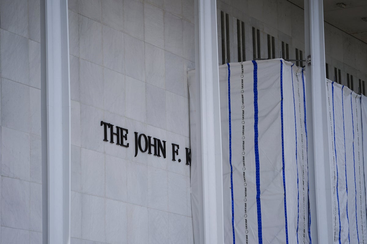 Kennedy Center Proposes 10 New Names Featuring Trump’s Name Amid Legal Battle