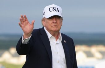 Trump Accuses ‘Dumocrats’ of Blocking ,000 Voter Payments in Midterm Push Trump Accuses ‘Dumocrats’ of Blocking ,000 Voter Payments in Midterm Push