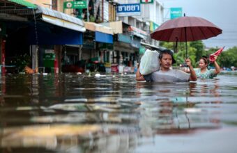 Thailand Announces Public Holiday as Bangkok Struggles with Severe Flooding
