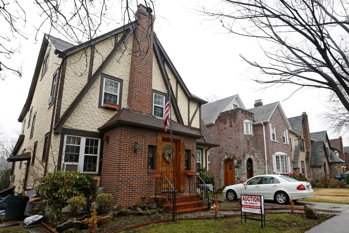 Mystery Buyer Acquires Donald Trump’s Childhood Home for  Million