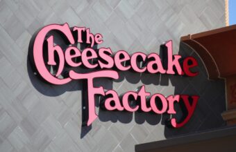 Woman with Peanut Allergy Claims Meal Was ‘Smothered in Peanut Sauce’ at Cheesecake Factory