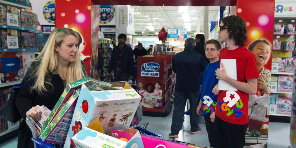 Toys R Us Launches 120-Store Expansion for 2026 Holiday Season Toys R Us Launches 120-Store Expansion for 2026 Holiday Season