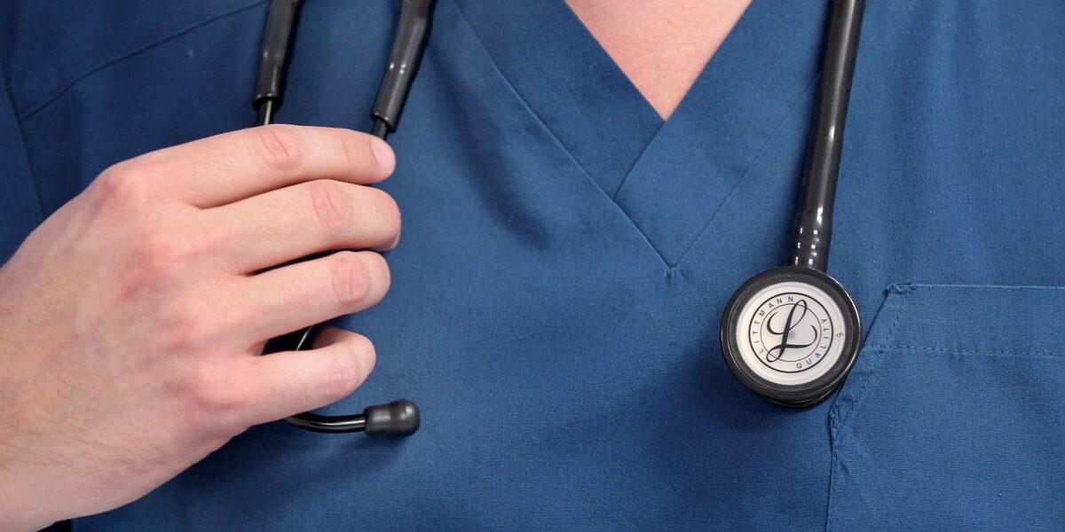 Social Media Influencer Doctor Urges NHS to Integrate Content Creation into Clinical Roles