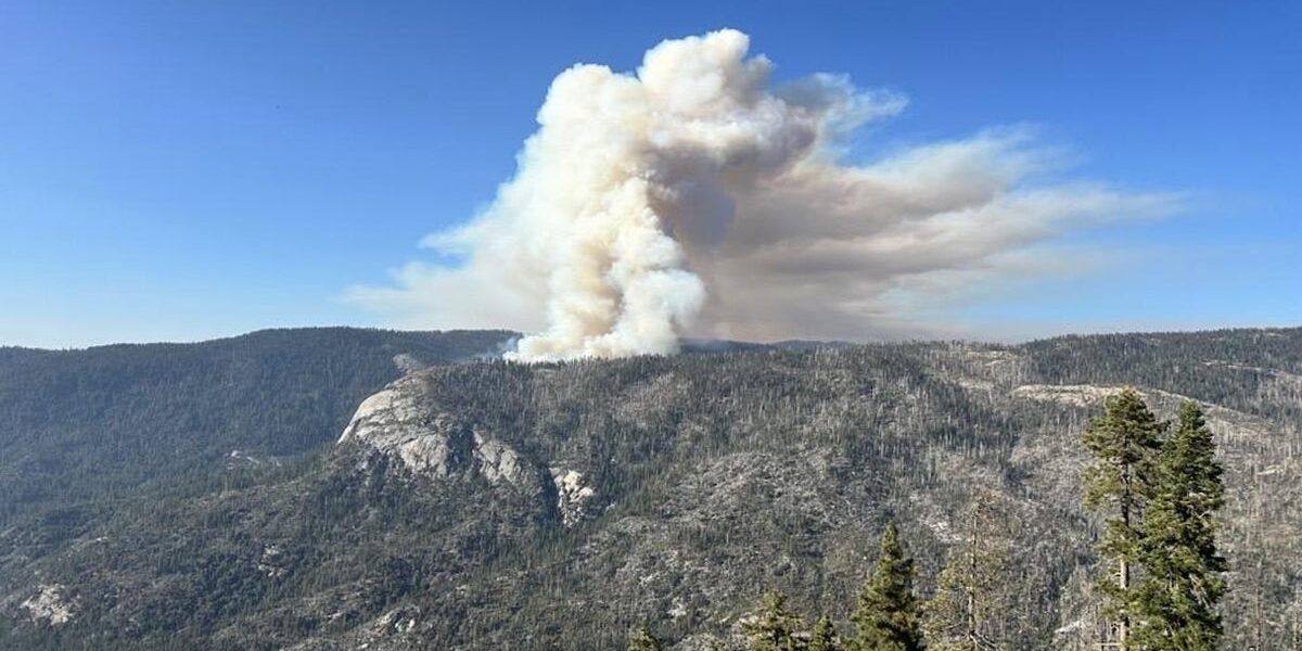 Two Helicopter Pilots Killed in Yosemite Fire Crash, Officials Confirm Two Helicopter Pilots Killed in Yosemite Fire Crash, Officials Confirm